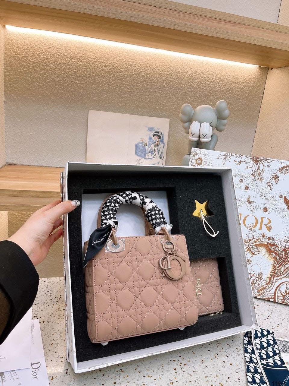 Premium Quilted Cannage Handbag — With Gift Box Set