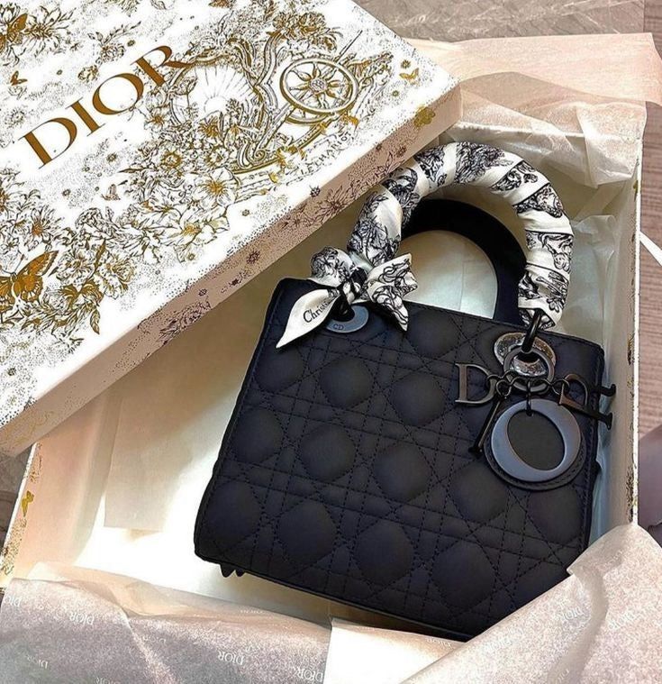 Premium Quilted Cannage Handbag — With Gift Box Set